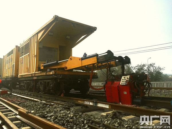 天津鐵路樞紐西南環線改造進入無縫軌道焊接.jpg 天津鐵路樞紐西南環線改造進入無縫軌道焊接.jpg